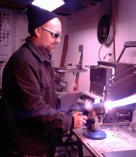 Glass artist at work